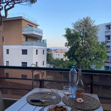 150 M De Golfe De Saint-tropez Apartment